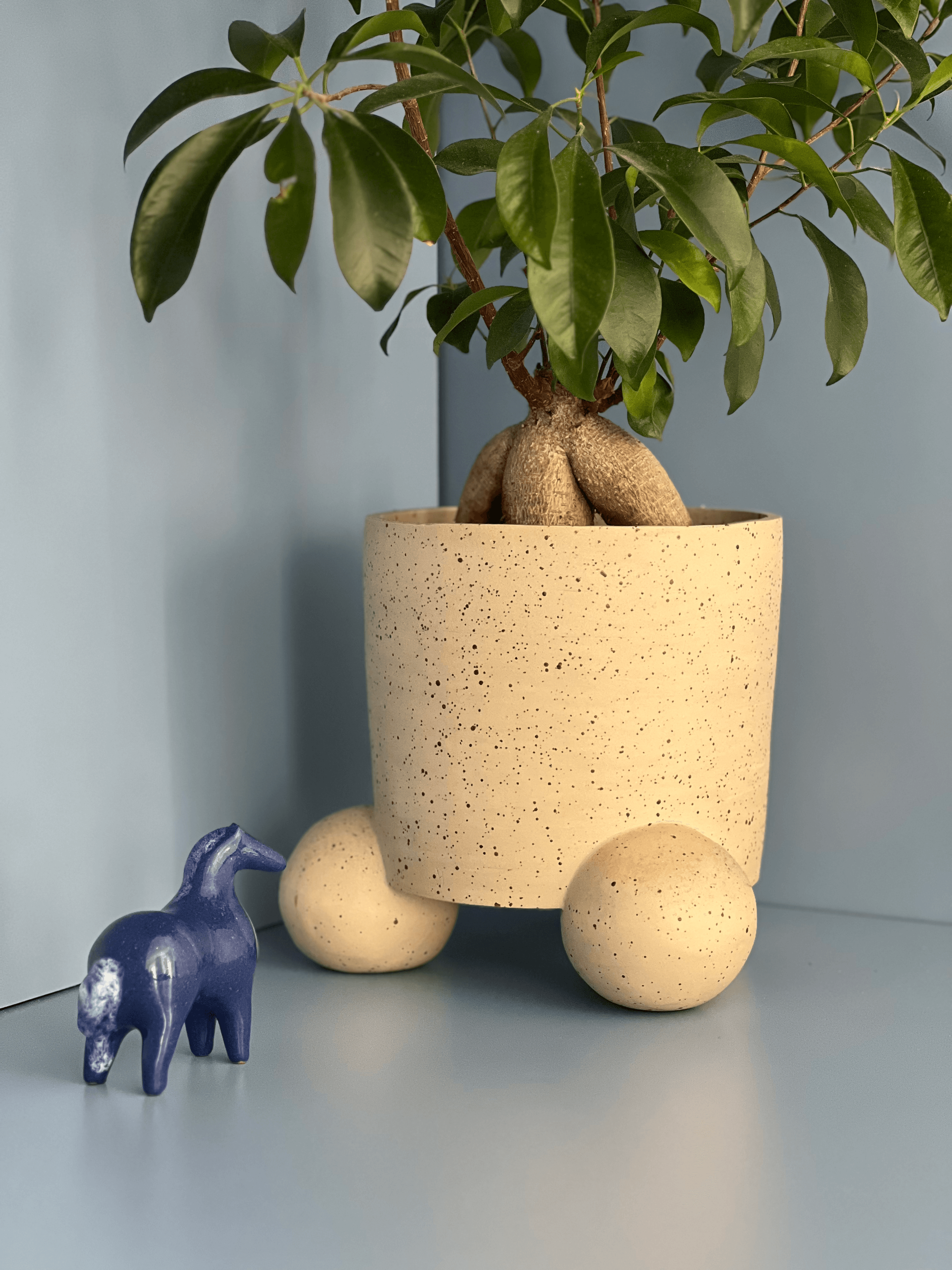 Luxury residential interior featuring custom spatial design by stüdyo.studio, London-based design practice