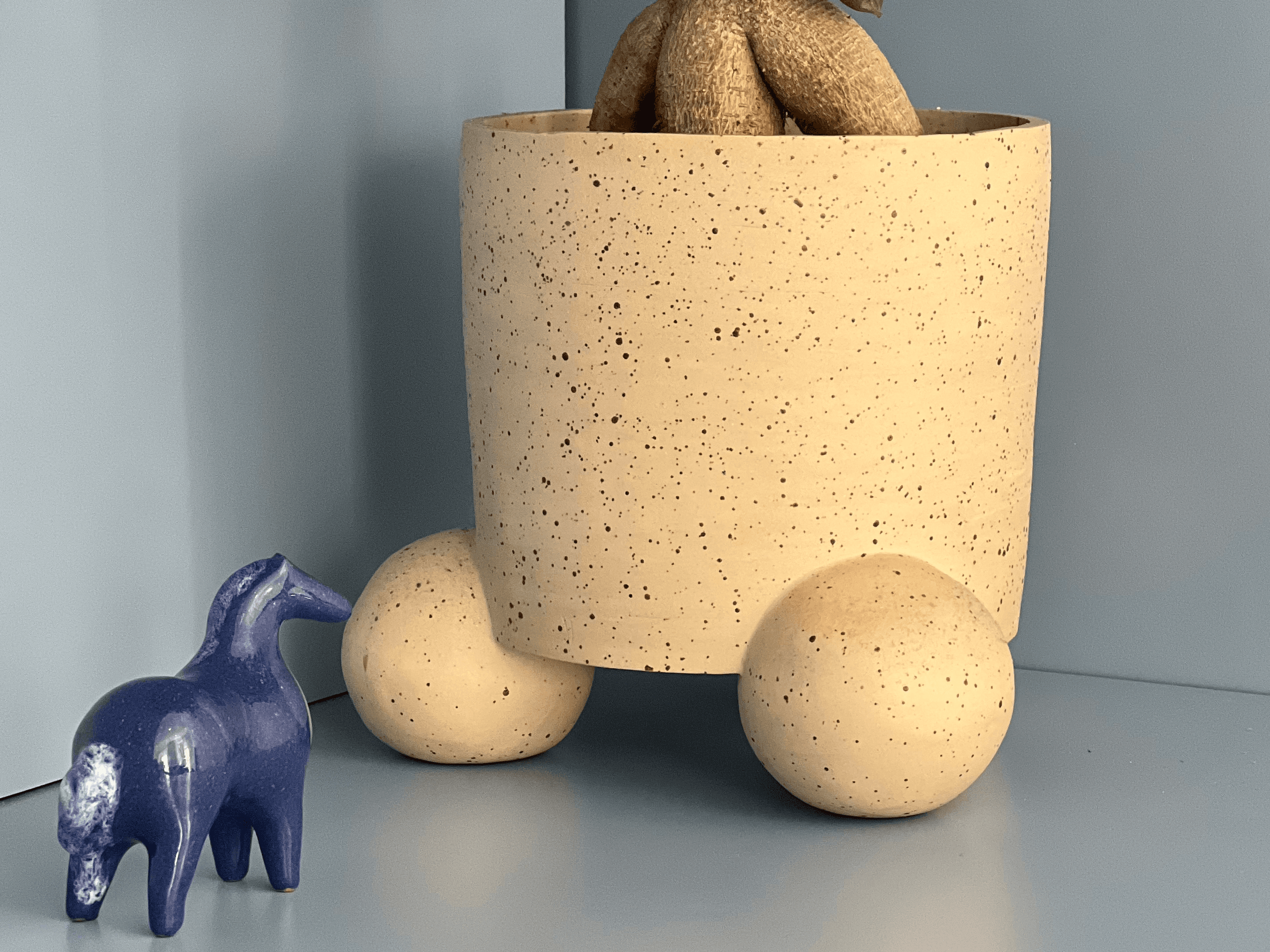 Luxury residential interior featuring custom spatial design by stüdyo.studio, London-based design practice