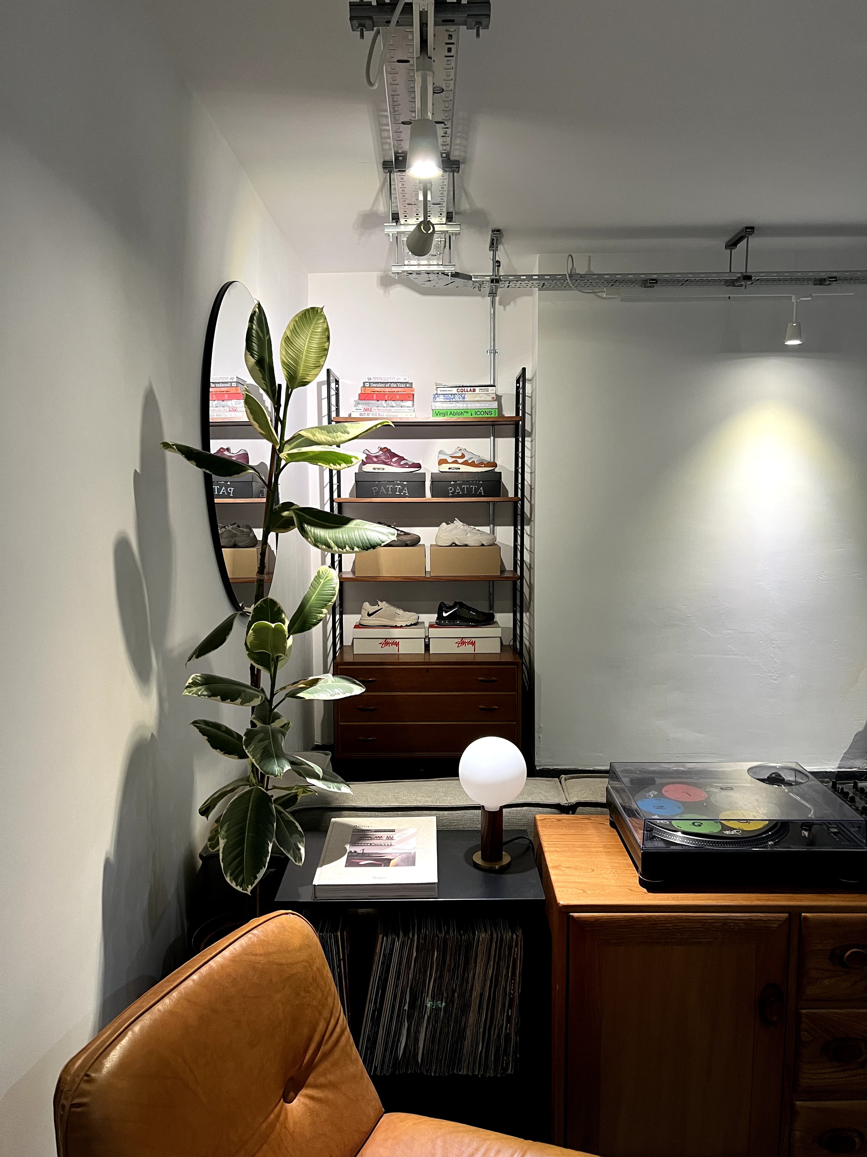 Sneaker Reseller Studio