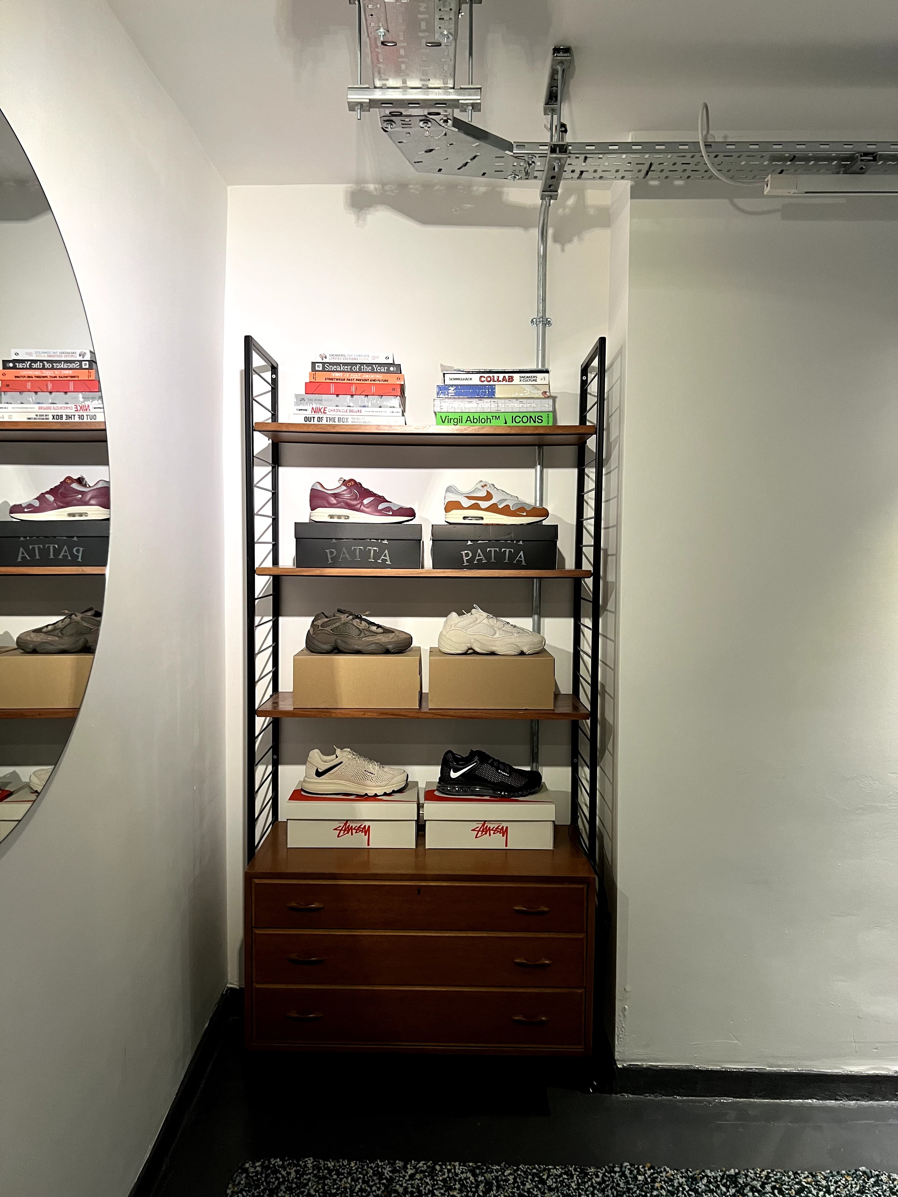 Sneaker Reseller Studio