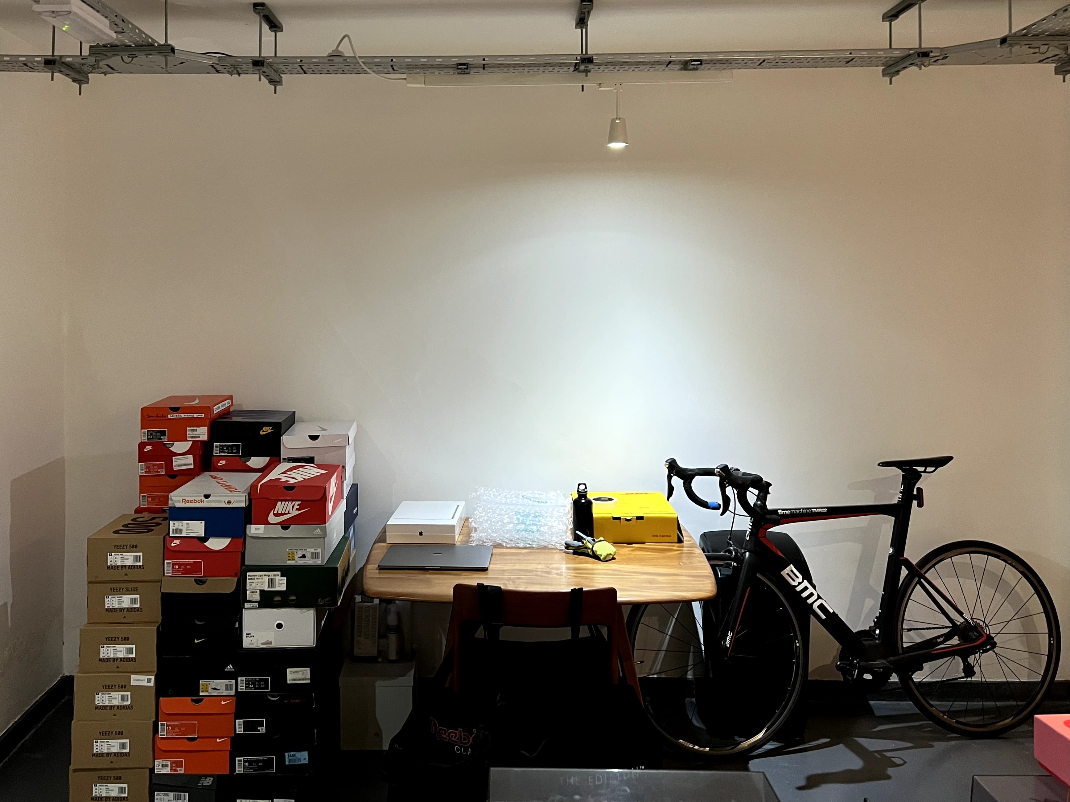 Sneaker Reseller Studio